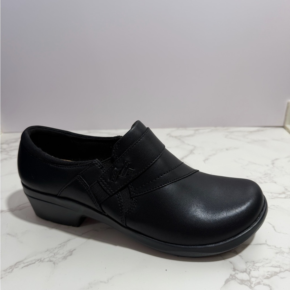 NIB Clarks Angie Pearl Black Leather Slip-On Shoe -- 9W - Picture 2 of 10